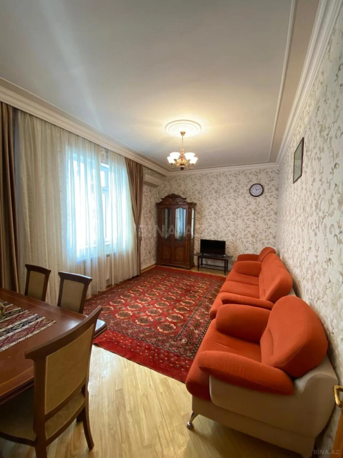 Kirayə verilir 2 otaqlı mənzil 85 m²