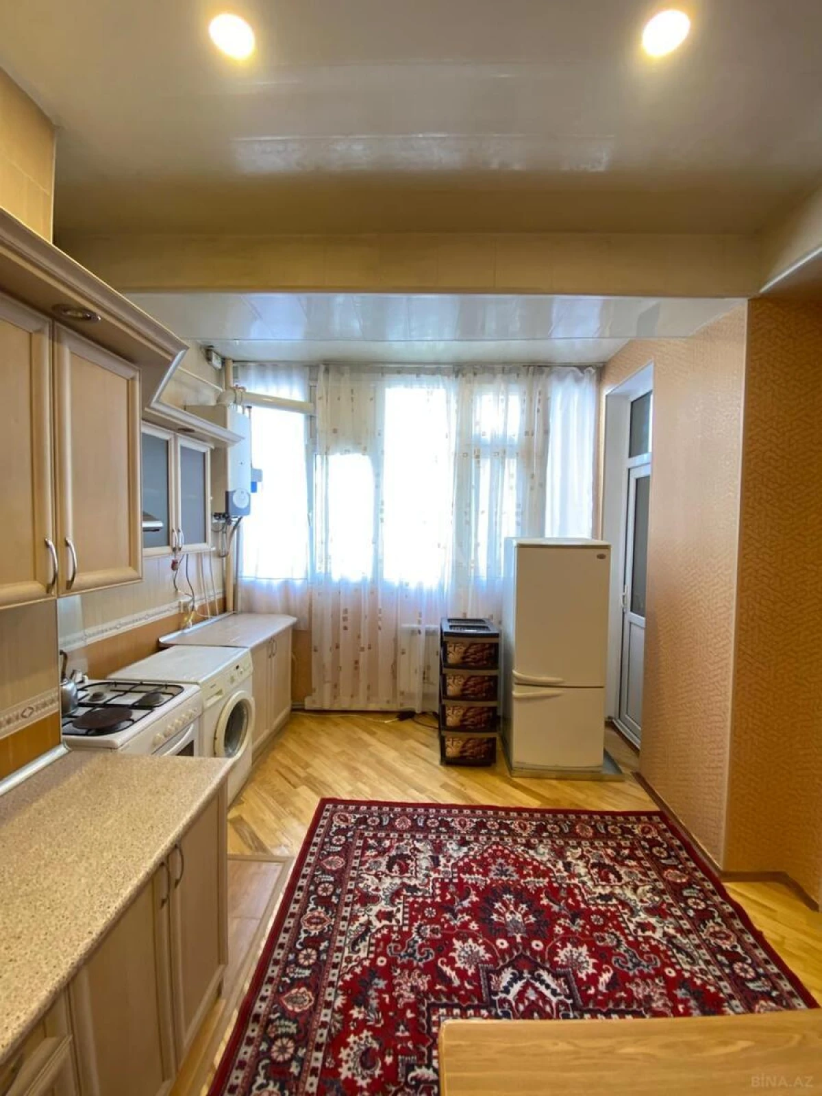 Kirayə verilir 2 otaqlı mənzil 85 m²