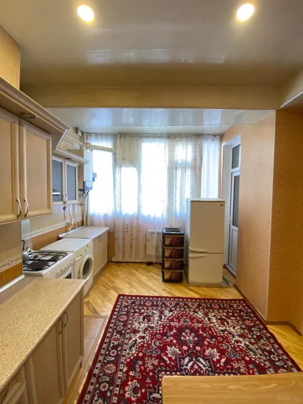 Kirayə verilir 2 otaqlı mənzil 85 m²