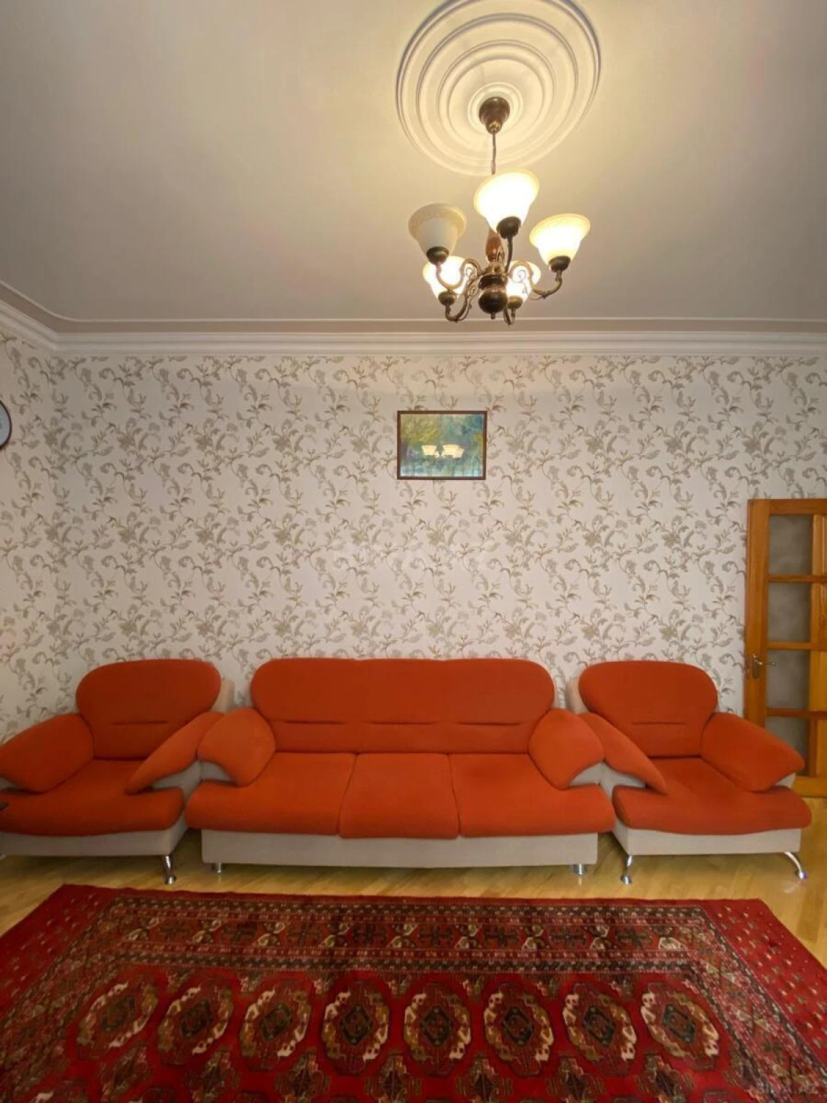 Kirayə verilir 2 otaqlı mənzil 85 m²
