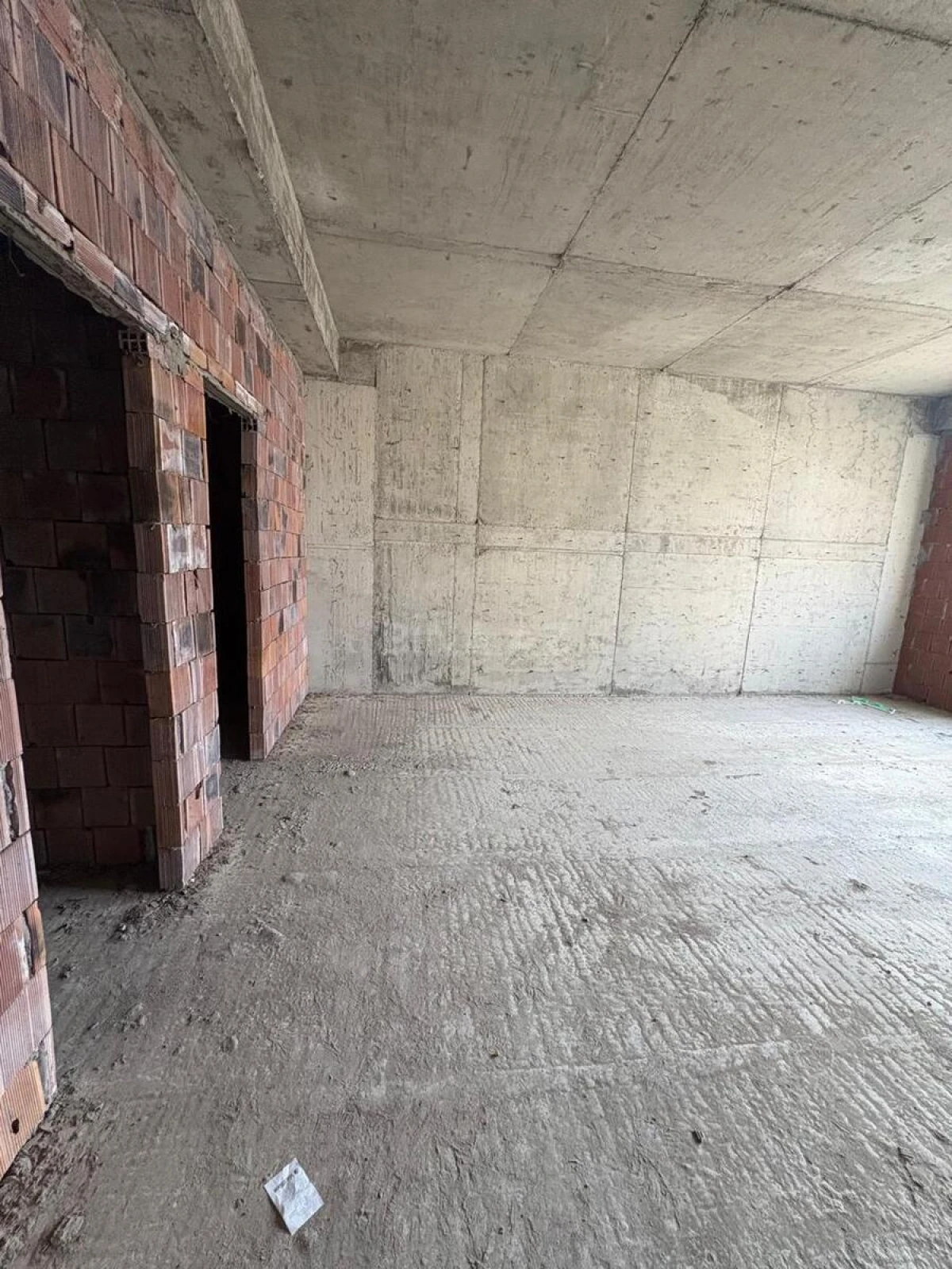 Satılır 4 otaqlı mənzil 219.6 m²