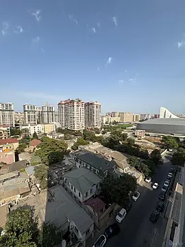 Satılır 4 otaqlı mənzil 219.6 m²