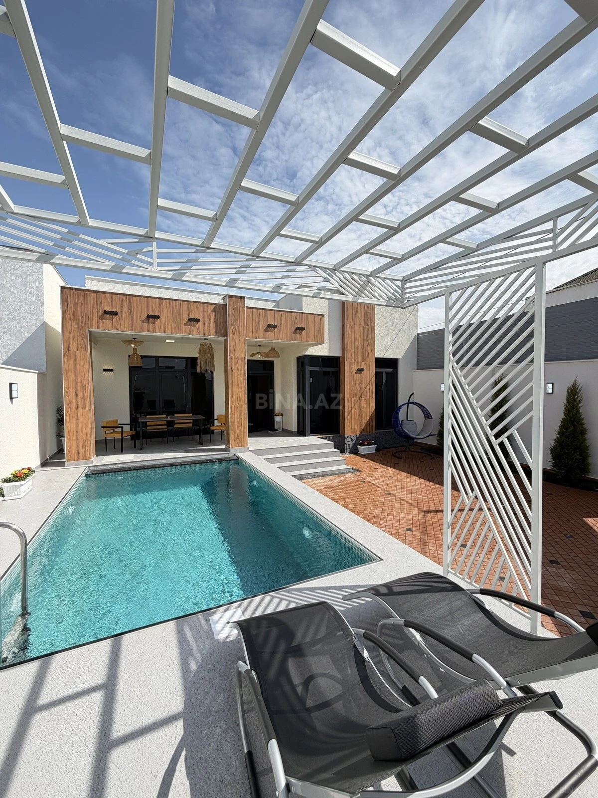 Satılır 4 otaqlı həyət evi 140 m²