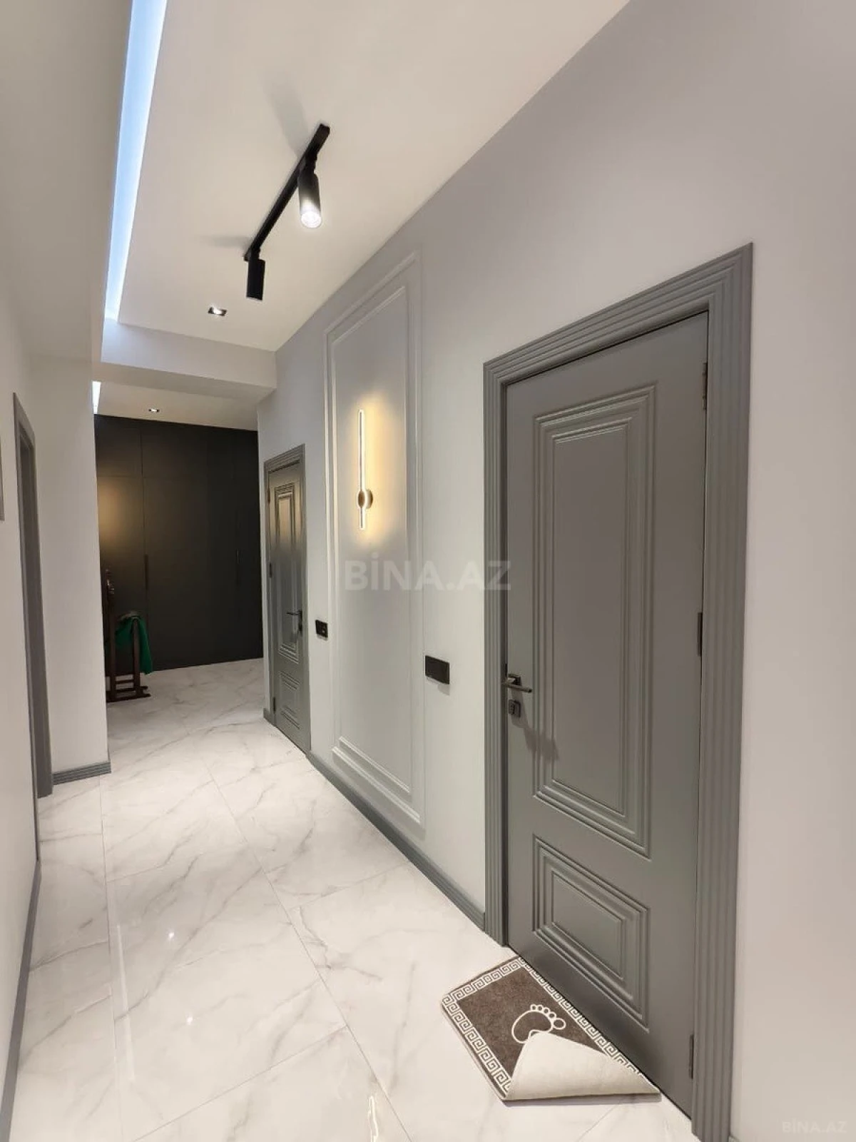 Satılır 3 otaqlı mənzil 158 m²