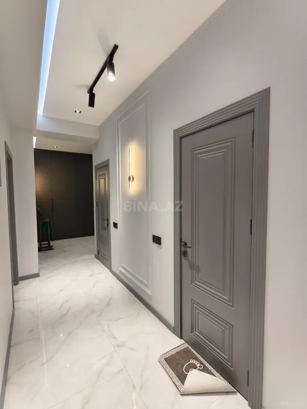 Satılır 3 otaqlı mənzil 158 m²