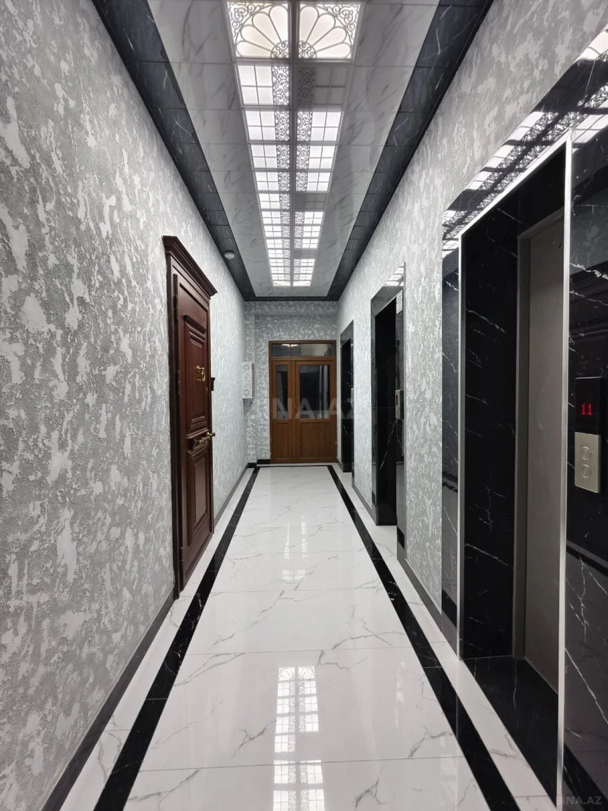 Satılır 3 otaqlı mənzil 158 m²