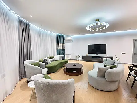 Satılır 3 otaqlı mənzil 158 m²