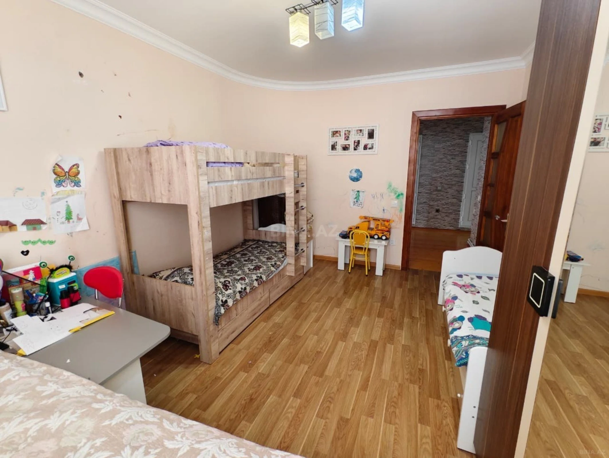 Satılır 3 otaqlı mənzil 92 m²