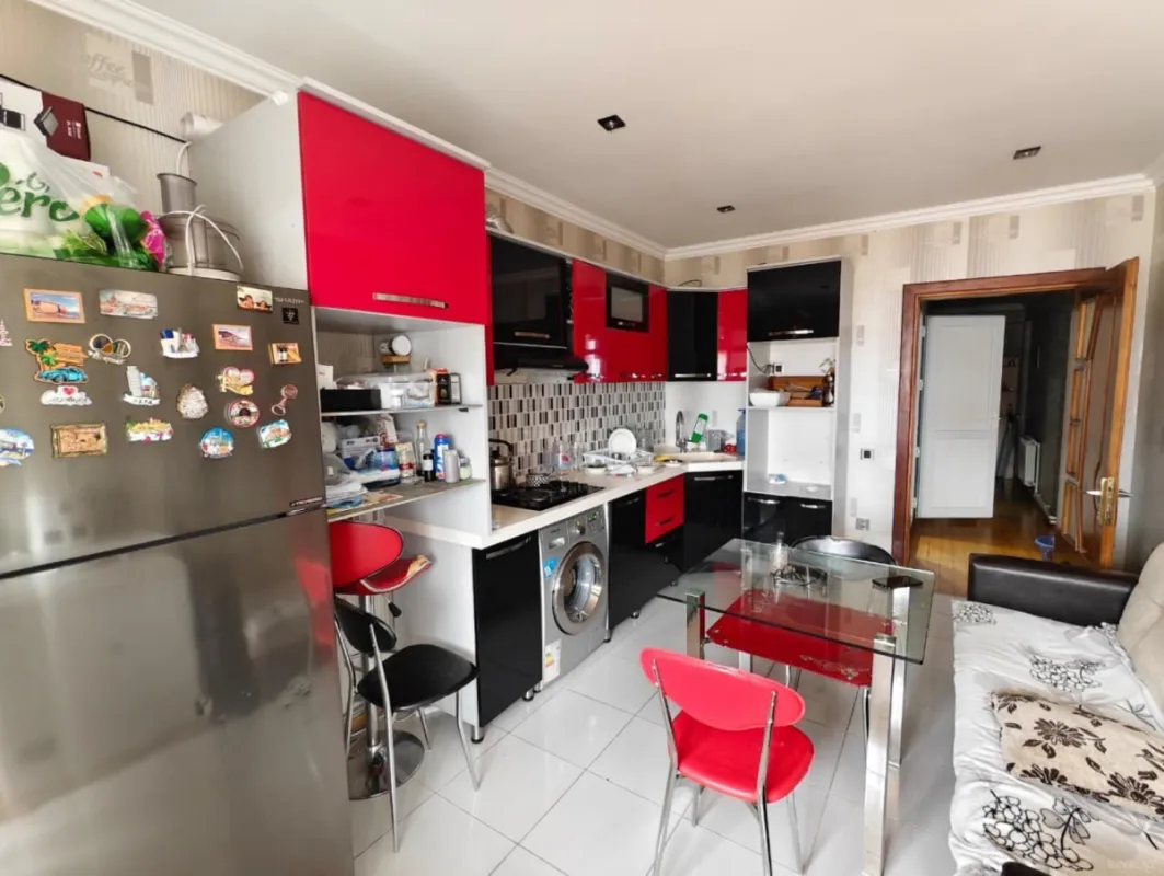 Satılır 3 otaqlı mənzil 92 m²