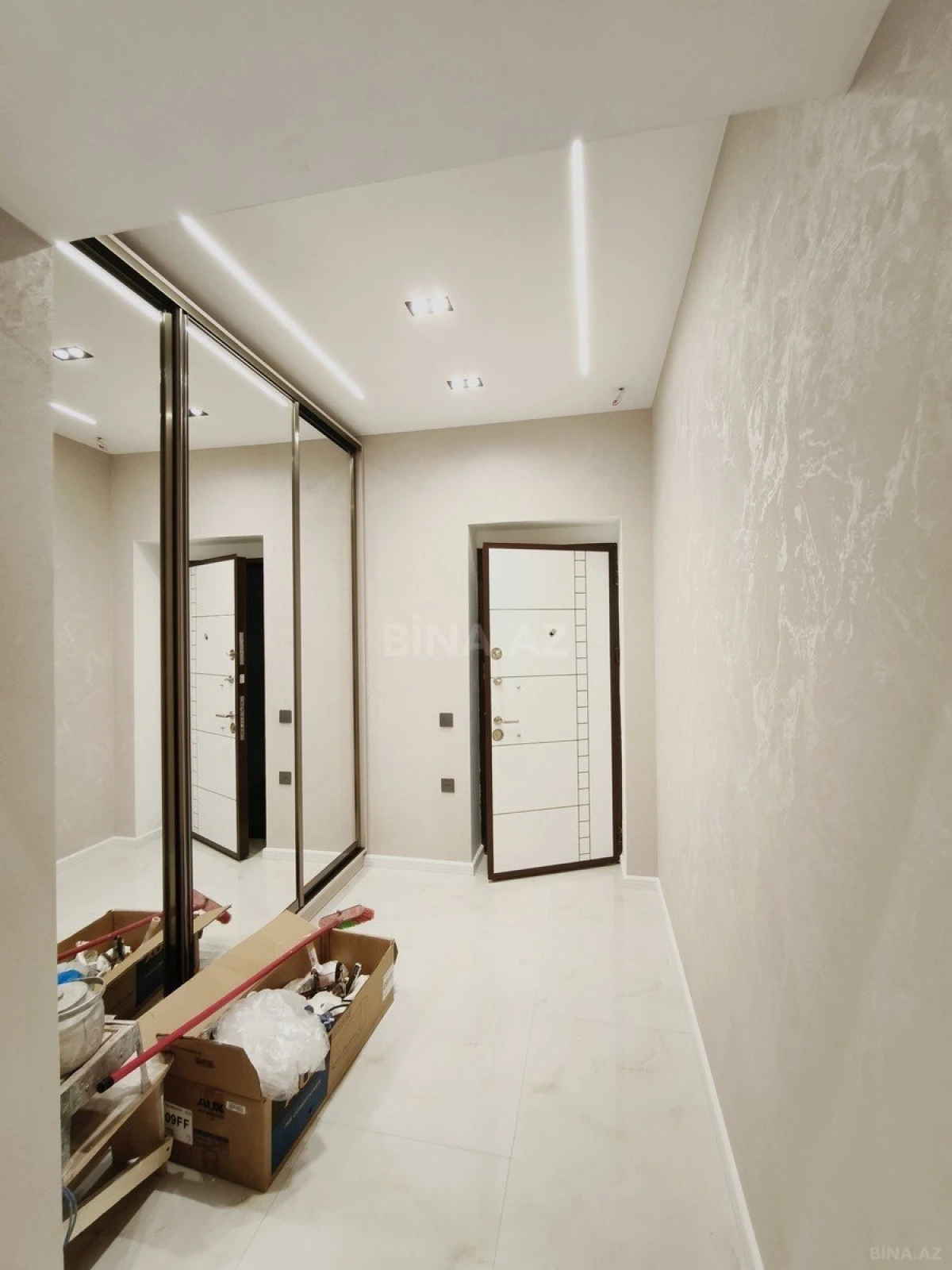 Kirayə verilir 2 otaqlı mənzil 110 m²