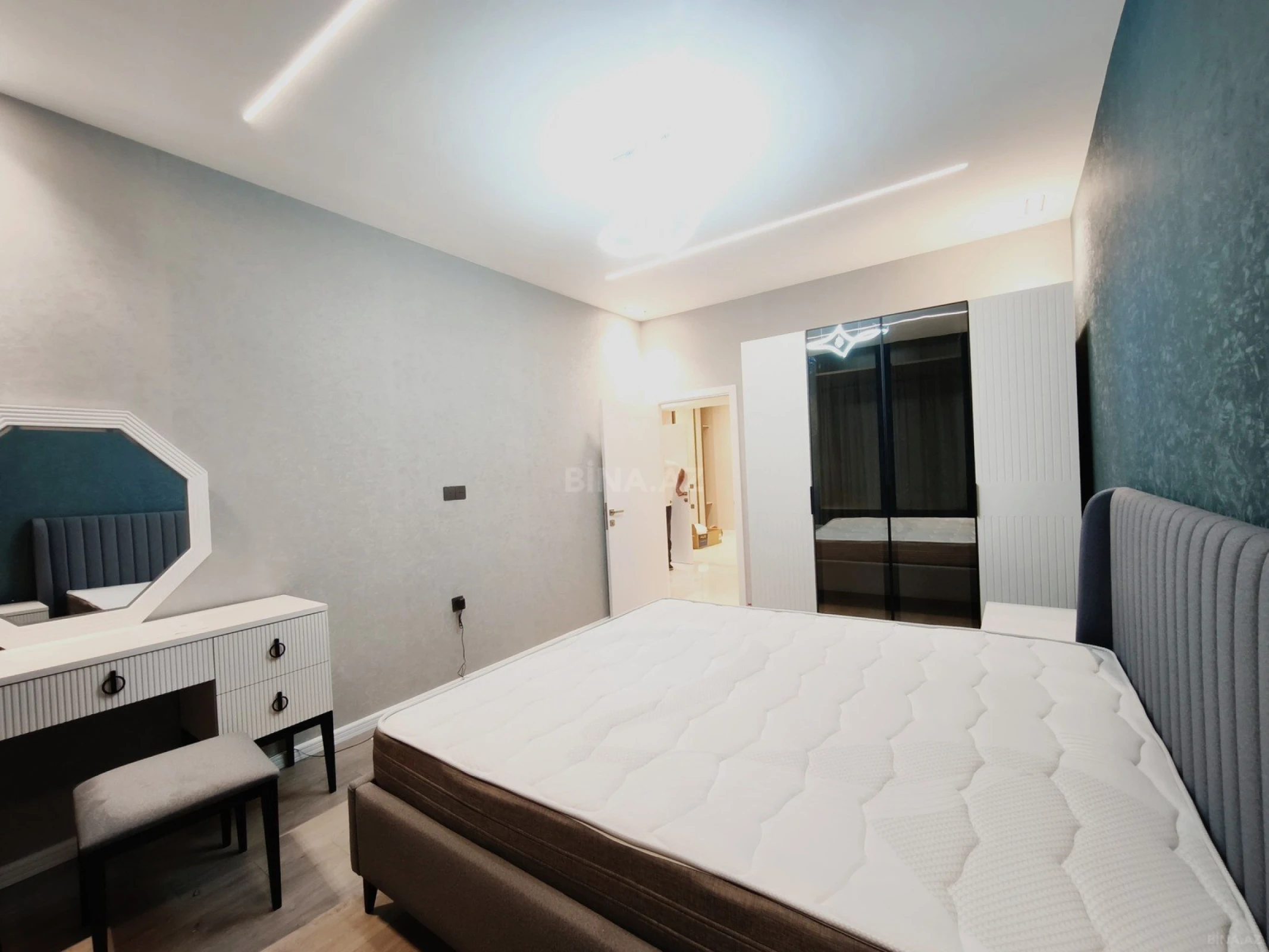 Kirayə verilir 2 otaqlı mənzil 110 m²