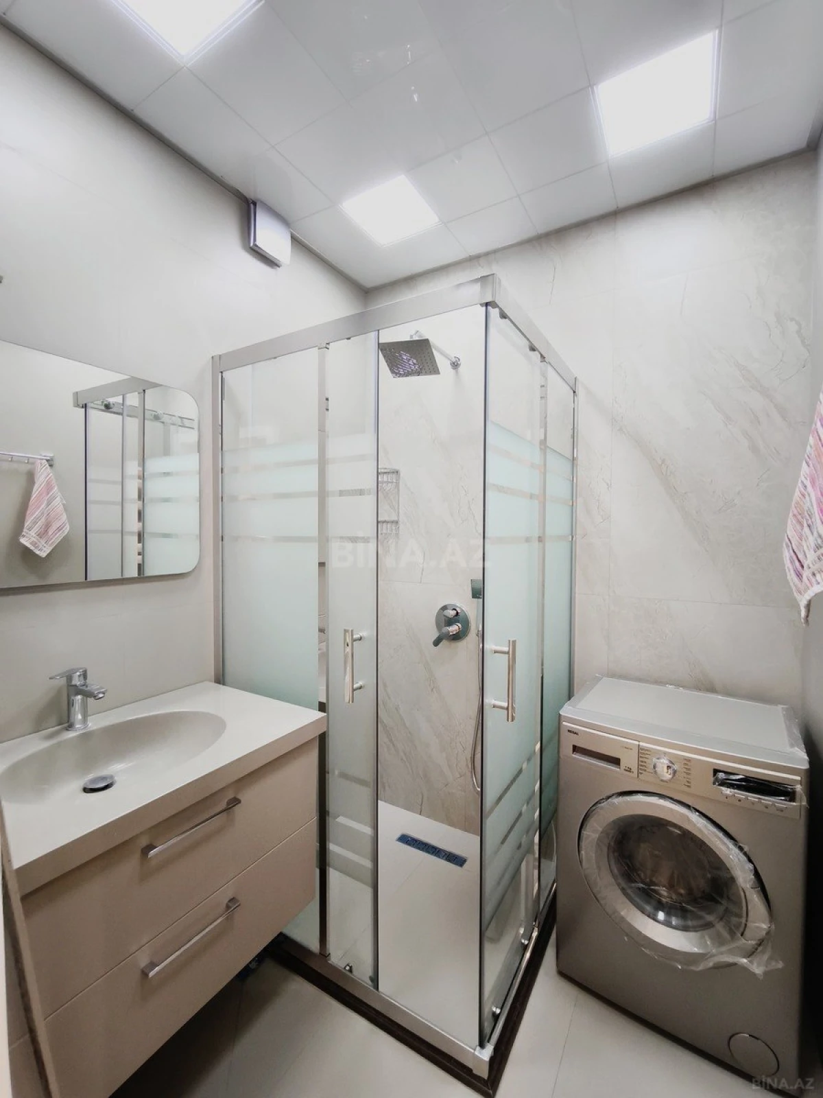 Kirayə verilir 2 otaqlı mənzil 110 m²