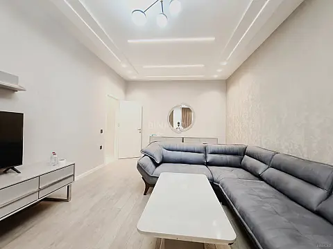 Kirayə verilir 2 otaqlı mənzil 110 m²