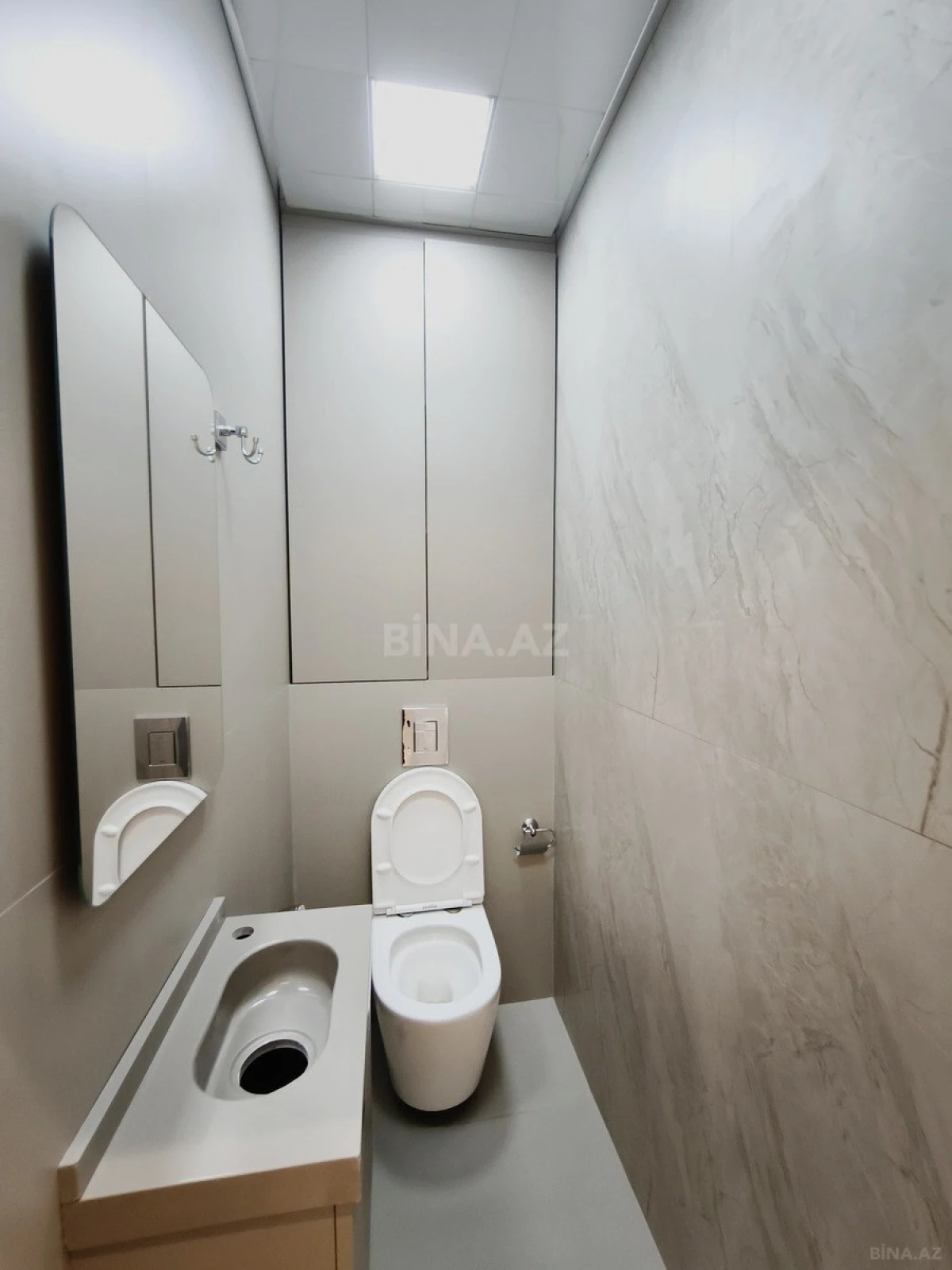 Kirayə verilir 2 otaqlı mənzil 110 m²