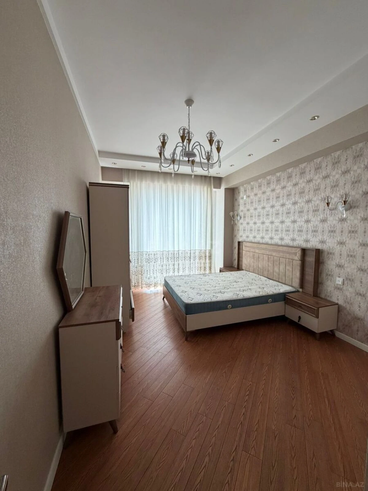 Kirayə verilir 3 otaqlı mənzil 125 m²