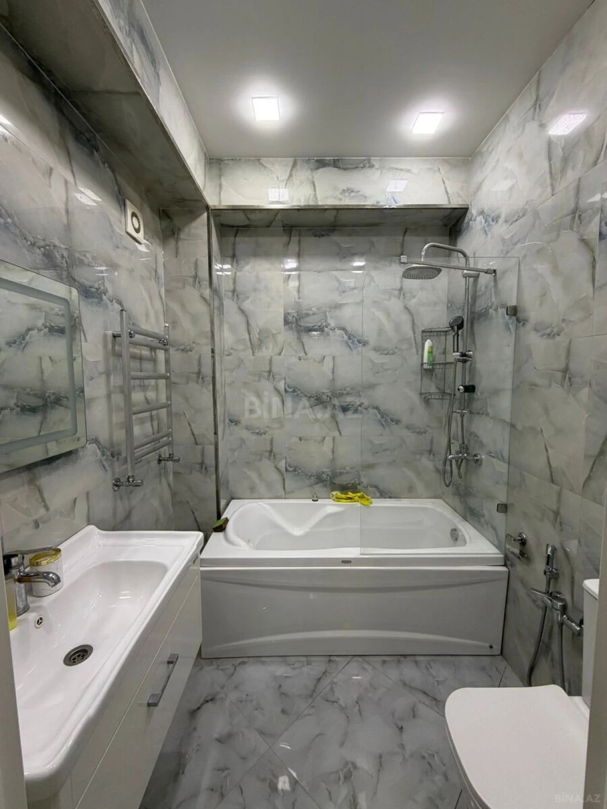 Kirayə verilir 3 otaqlı mənzil 125 m²