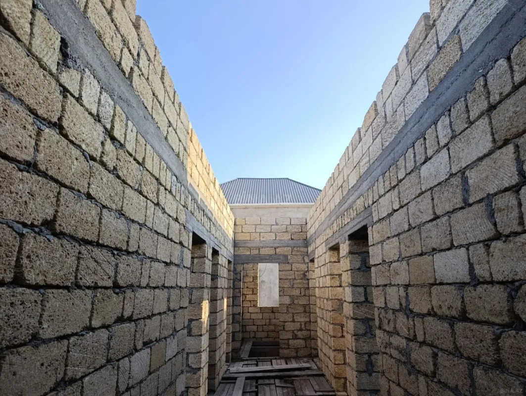 Satılır 5 otaqlı həyət evi 160 m²