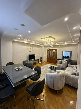 Satılır 4 otaqlı mənzil 172 m² — Bakı 4 otaq 172.00 m²
