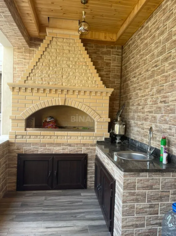 Satılır 4 otaqlı həyət evi 200 m²