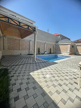 Satılır 4 otaqlı həyət evi 200 m²