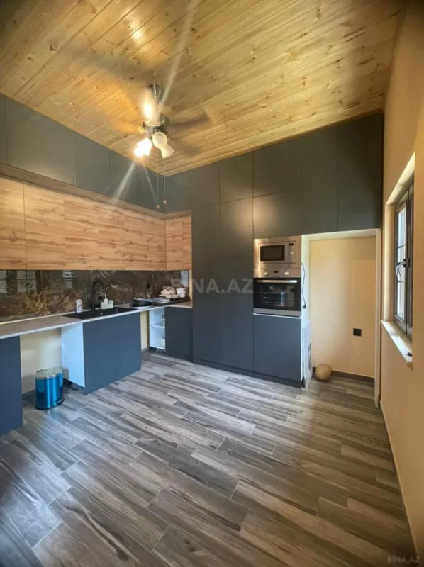 Satılır 4 otaqlı həyət evi 200 m²