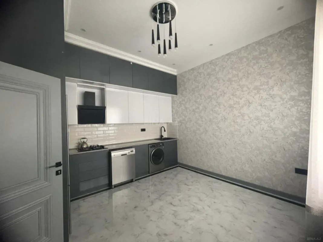 Satılır 4 otaqlı həyət evi 200 m²