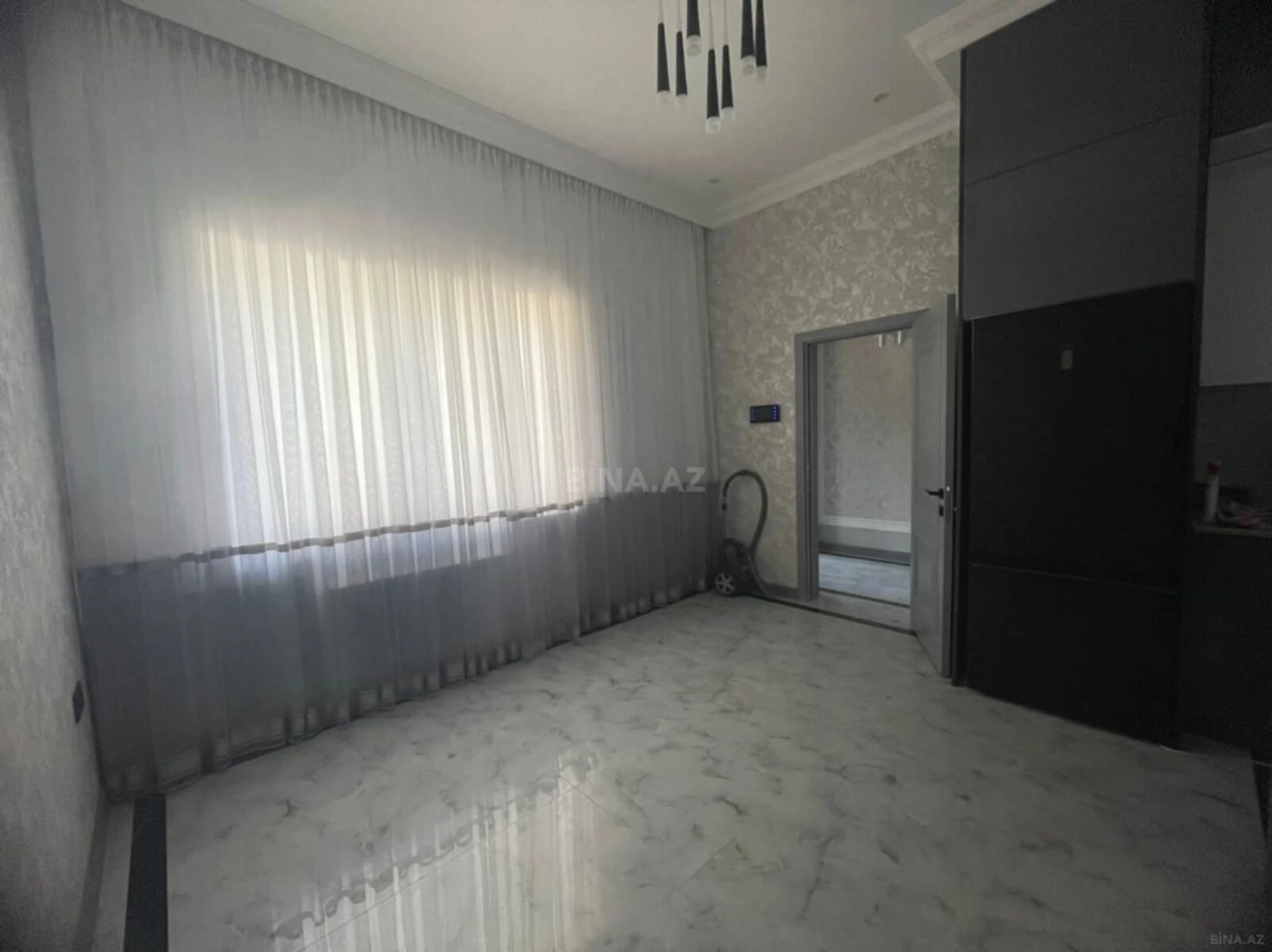 Satılır 4 otaqlı həyət evi 200 m²