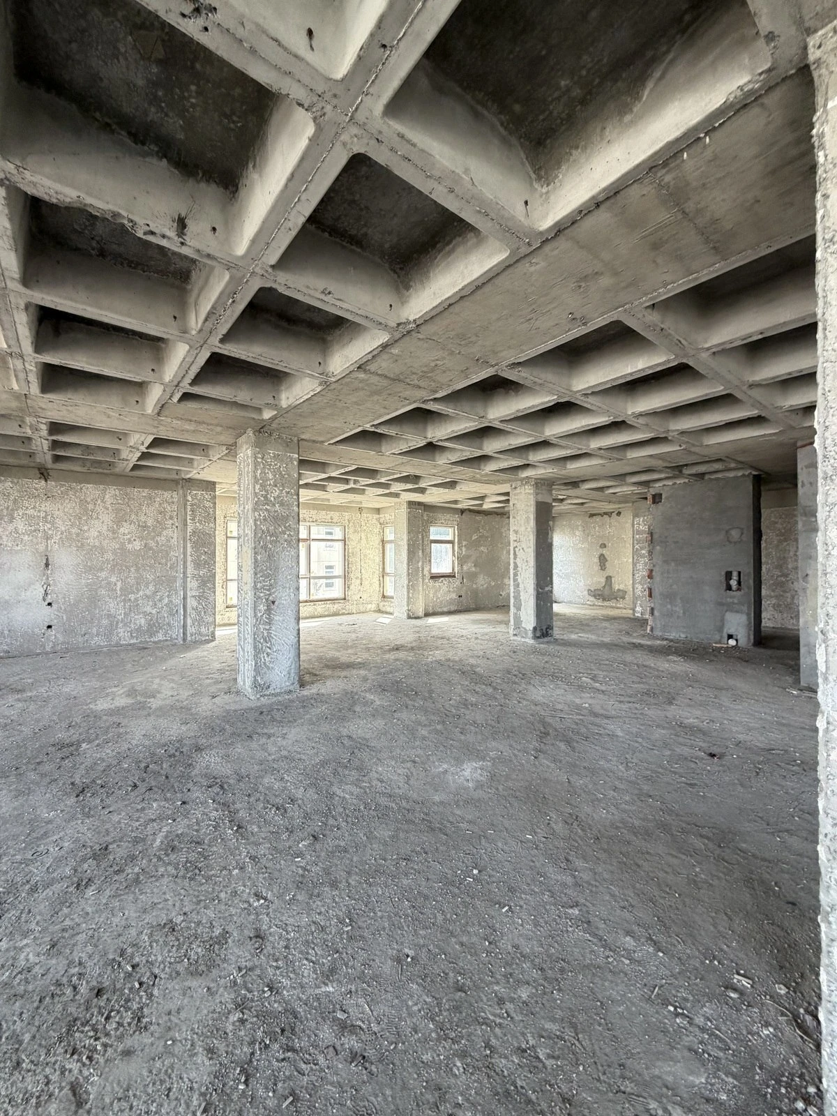 Satılır 4 otaqlı mənzil 214 m²