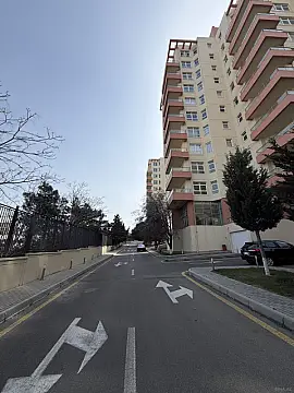 Satılır 4 otaqlı mənzil 214 m²