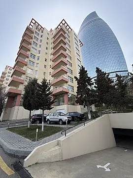 Satılır 4 otaqlı mənzil 214 m² — Bakı 4 otaq 214.00 m²
