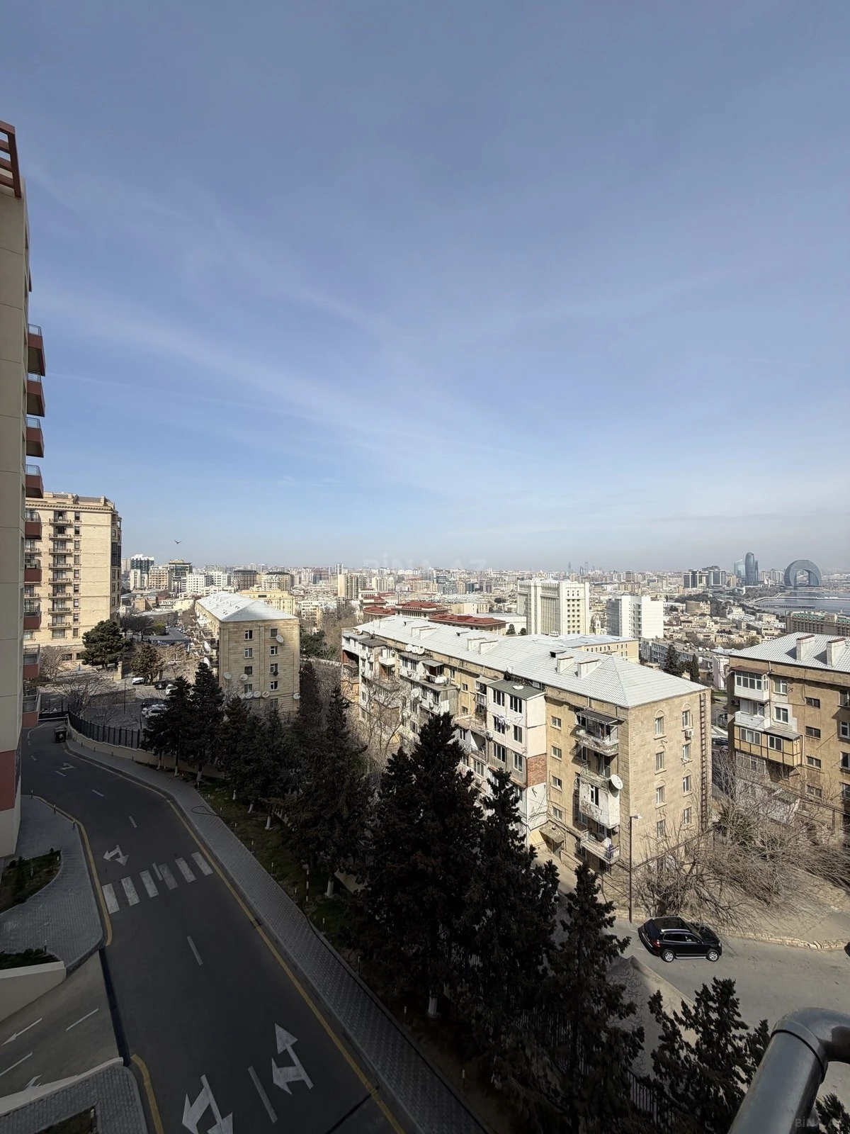 Satılır 4 otaqlı mənzil 214 m²