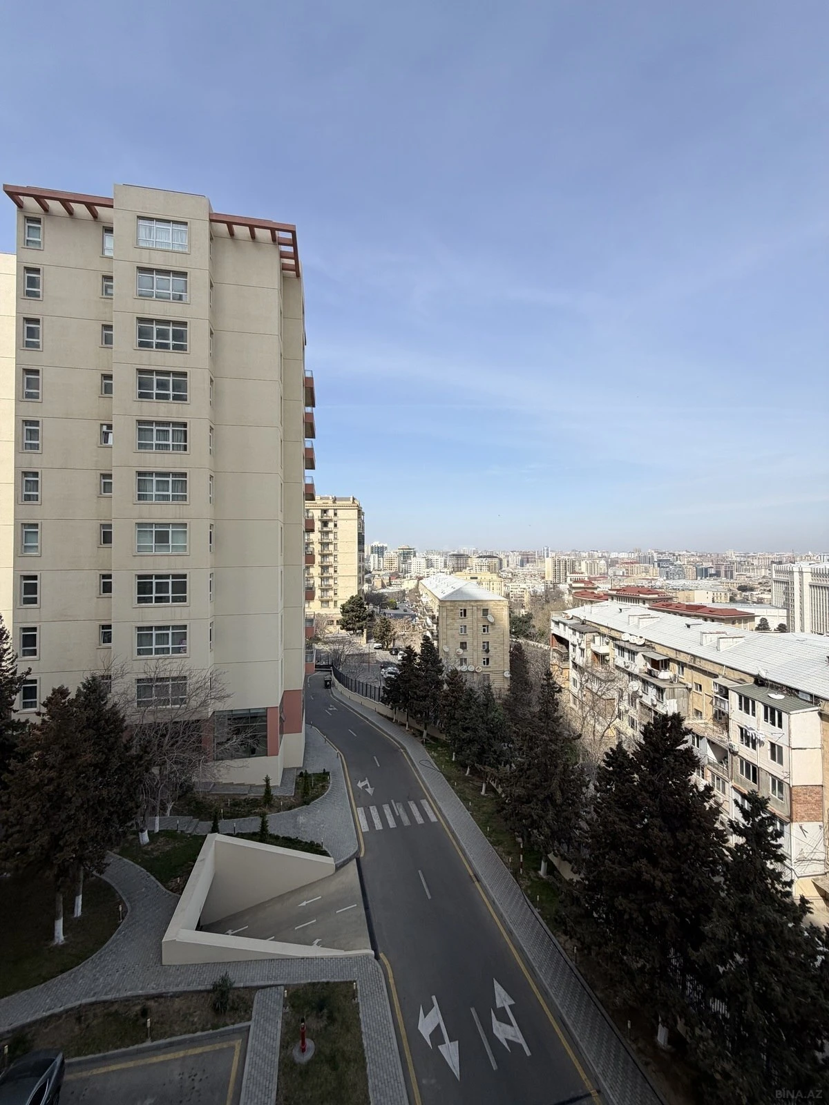 Satılır 4 otaqlı mənzil 214 m²