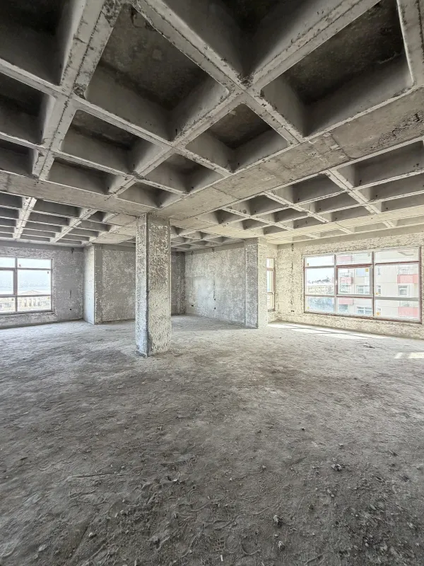 Satılır 4 otaqlı mənzil 214 m²