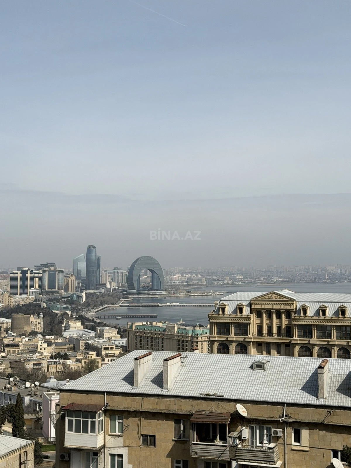 Satılır 4 otaqlı mənzil 214 m²