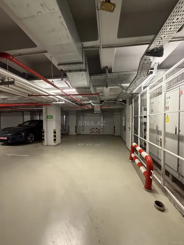 Satılır 4 otaqlı mənzil 214 m²