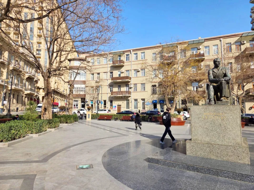 Satılır obyekt 75 m²