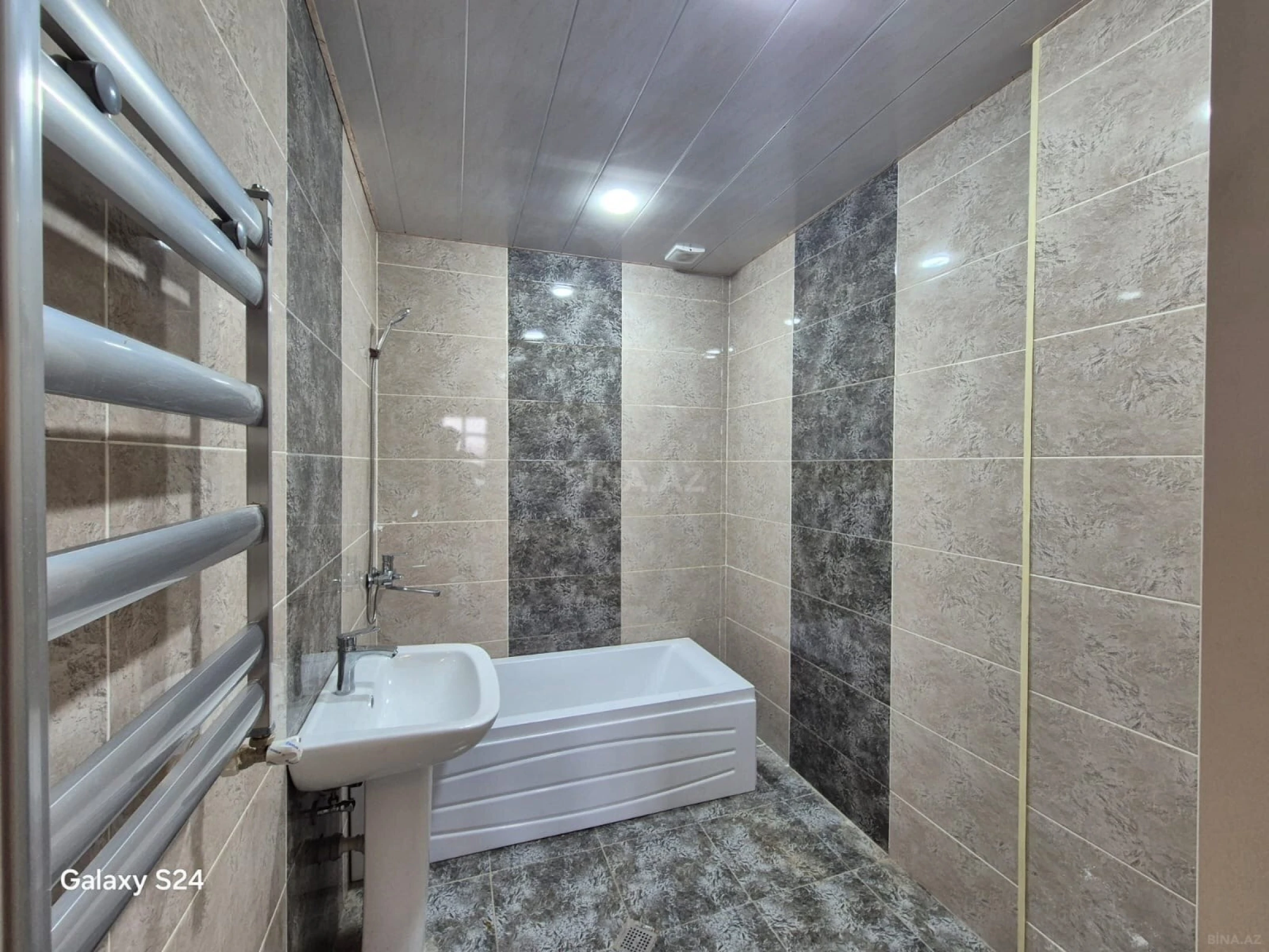 Satılır 3 otaqlı mənzil 115 m²