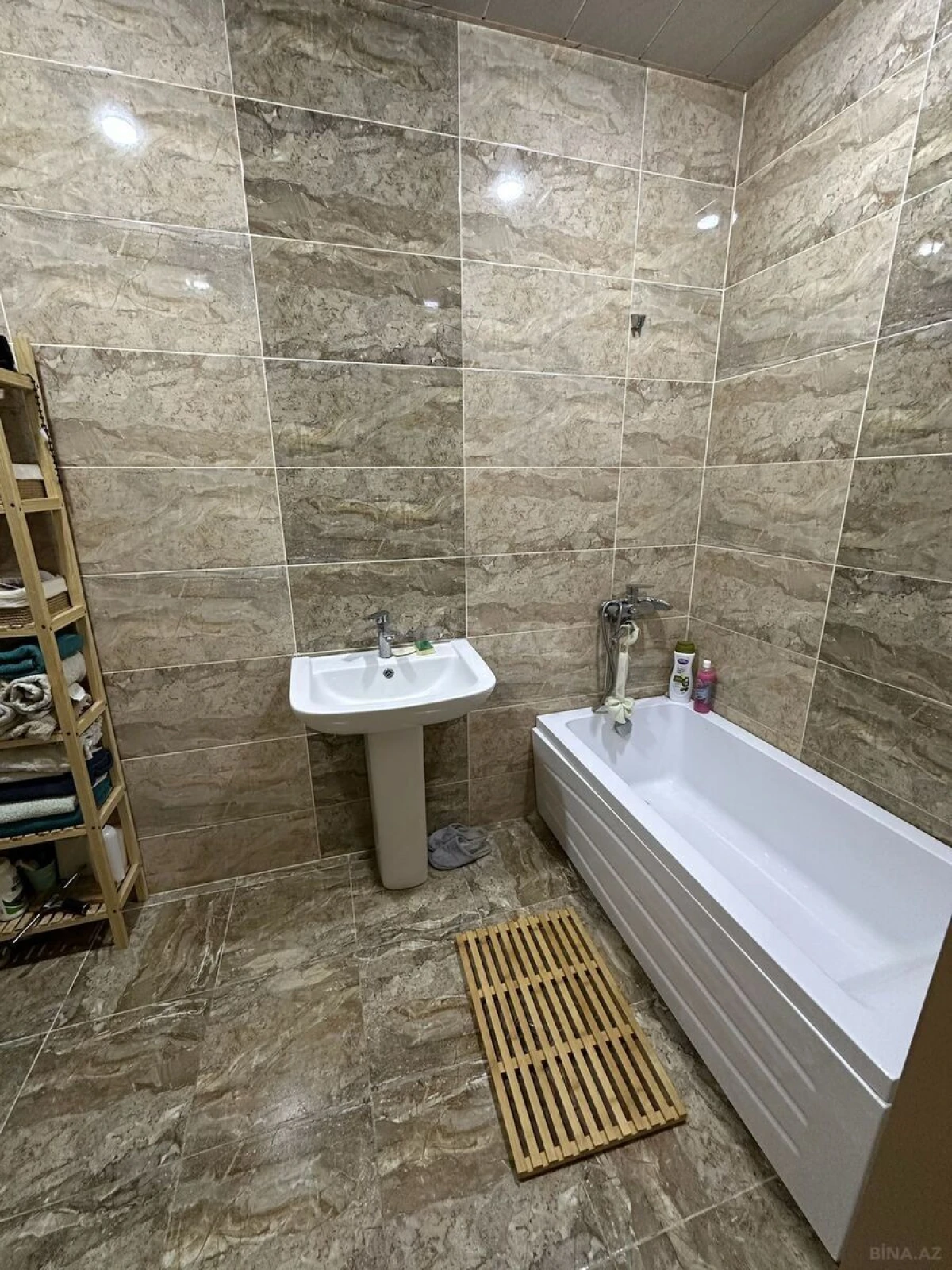 Satılır 3 otaqlı mənzil 115 m²