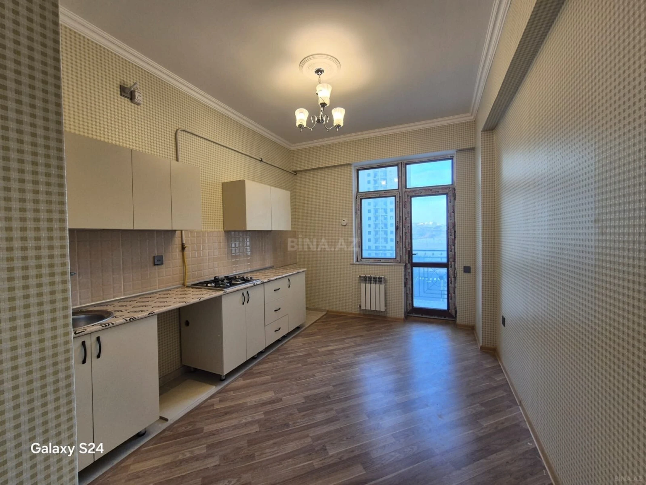 Satılır 3 otaqlı mənzil 115 m²