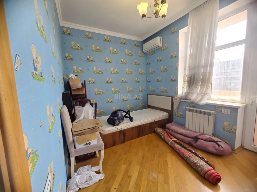 Kirayə verilir 4 otaqlı mənzil 140 m²