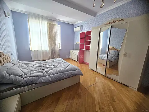 Kirayə verilir 4 otaqlı mənzil 140 m²