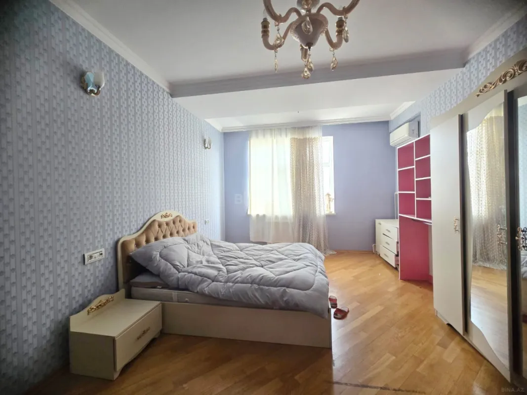 Kirayə verilir 4 otaqlı mənzil 140 m²