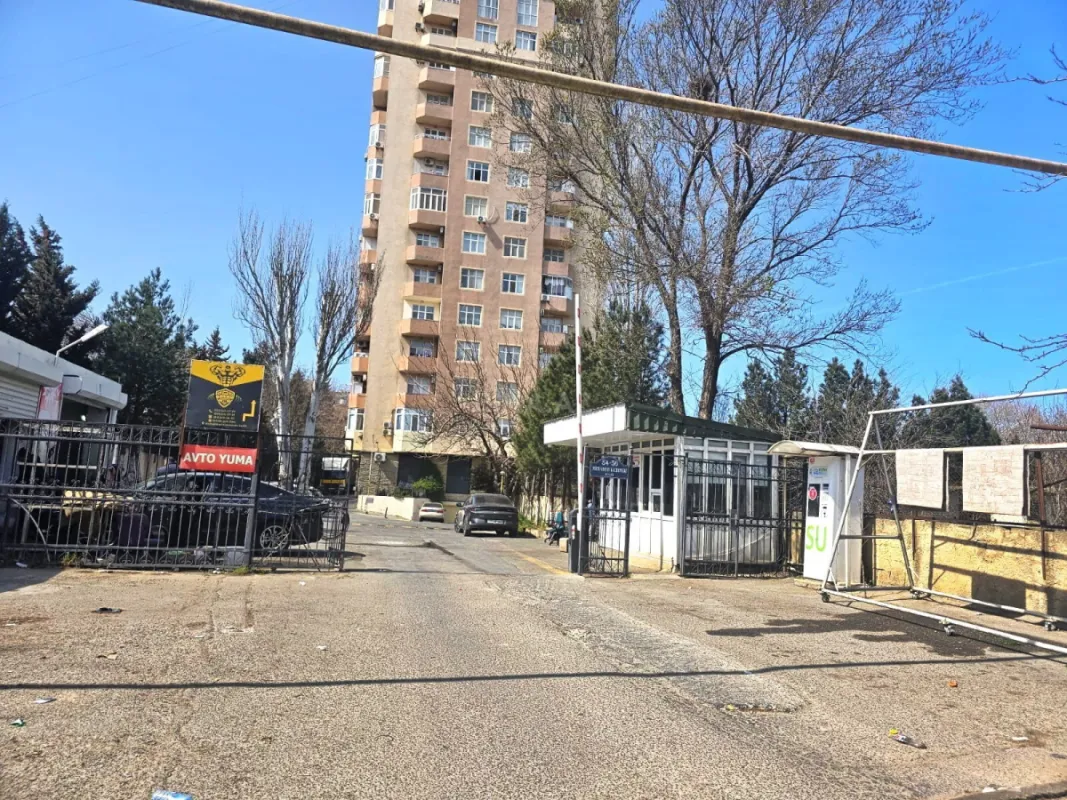 Kirayə verilir 4 otaqlı mənzil 140 m²