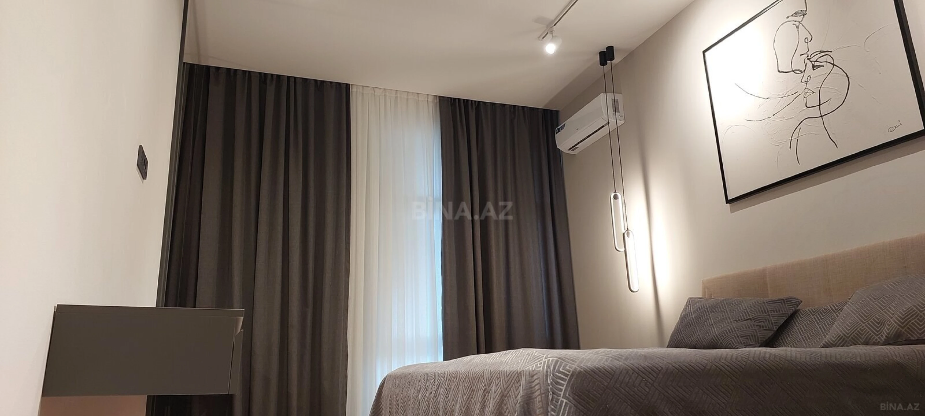 Satılır 3 otaqlı mənzil 130 m²