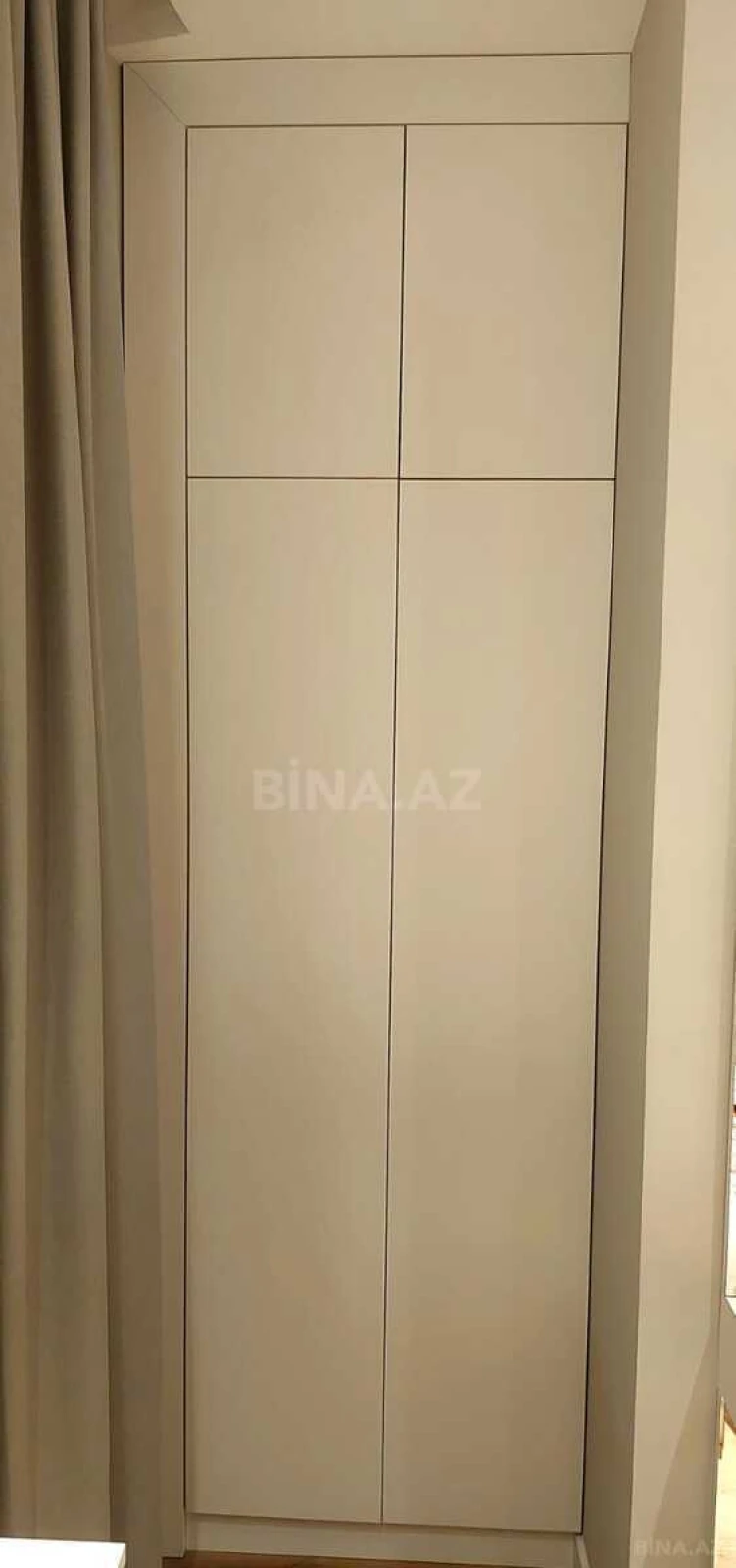 Satılır 3 otaqlı mənzil 130 m²