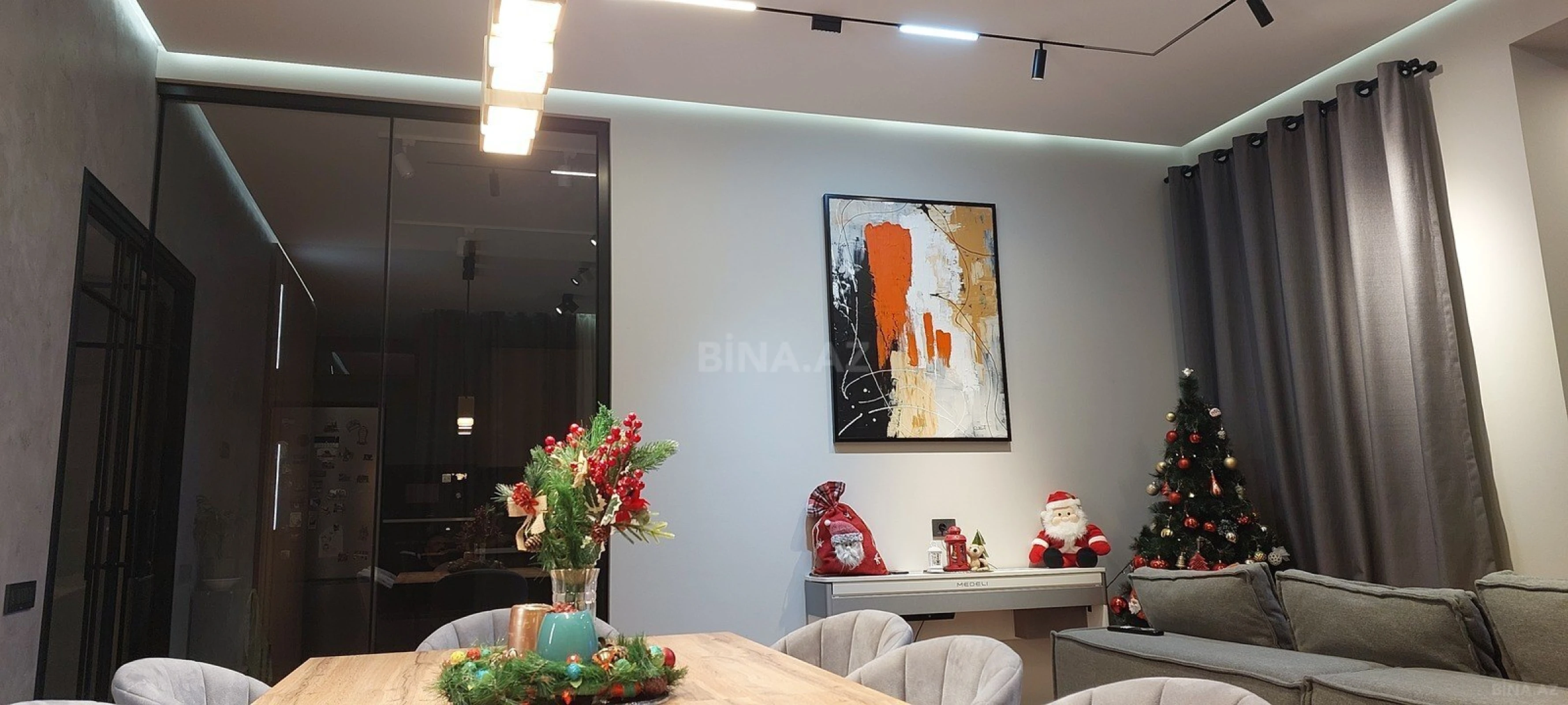 Satılır 3 otaqlı mənzil 130 m²