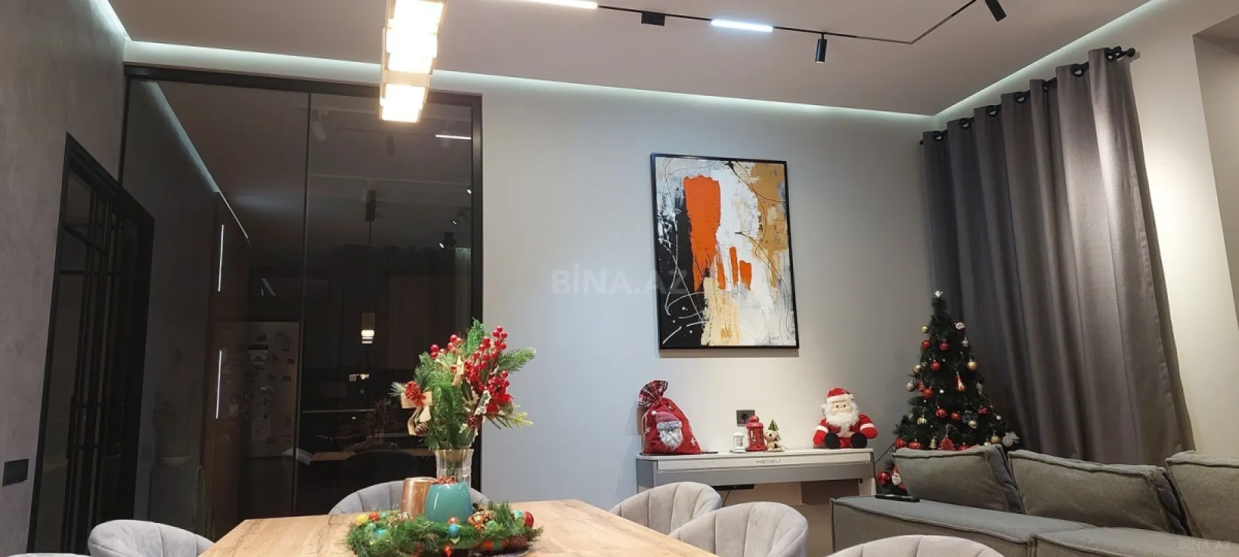 Satılır 3 otaqlı mənzil 130 m²