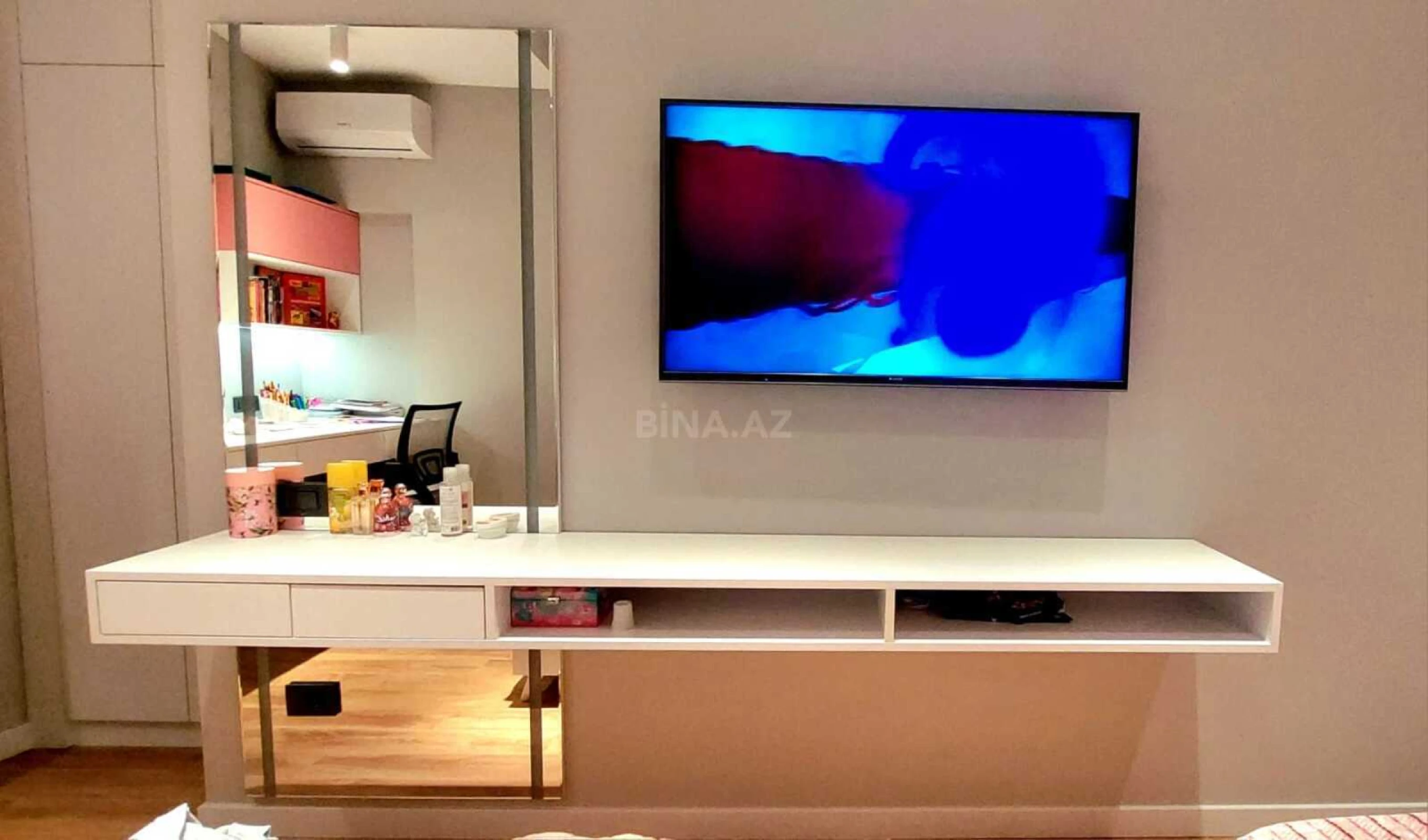 Satılır 3 otaqlı mənzil 130 m²