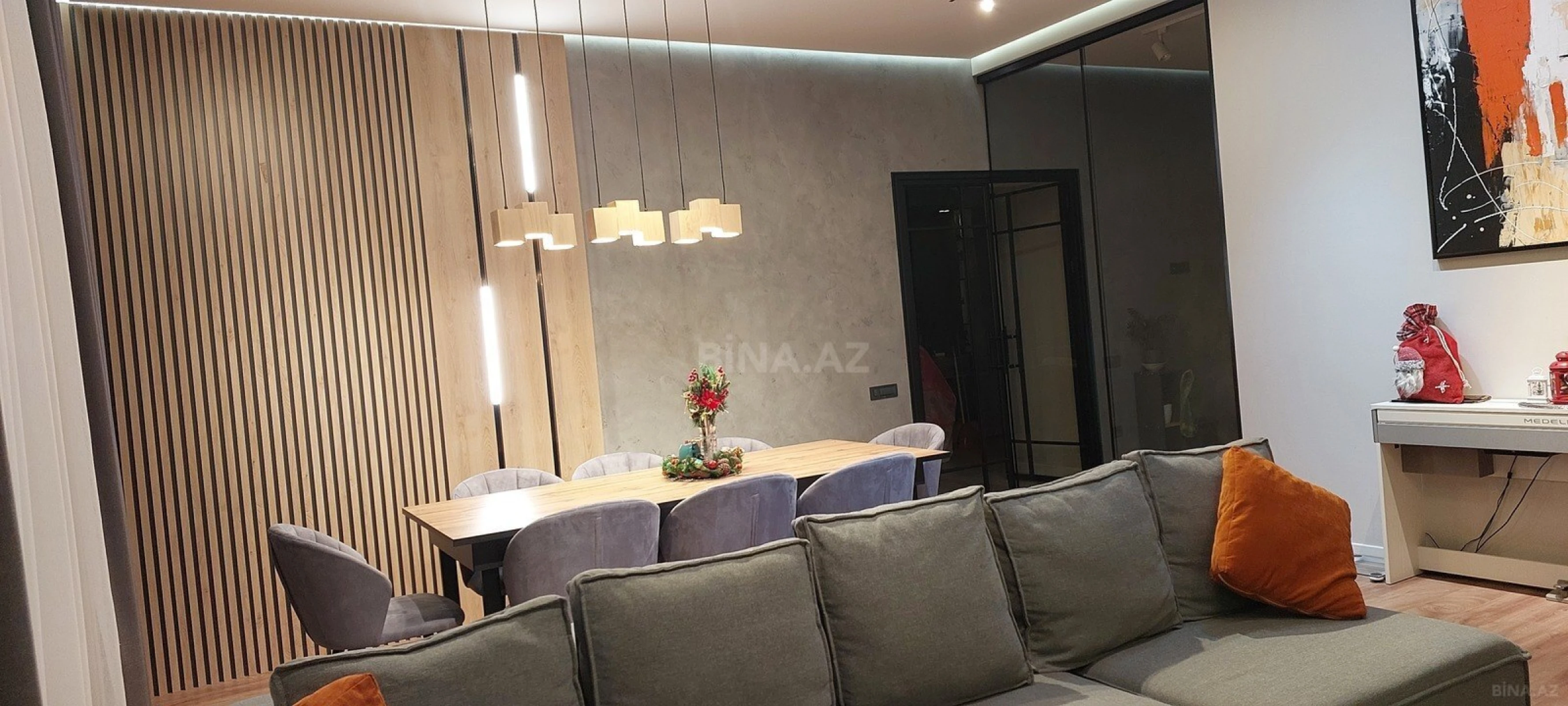Satılır 3 otaqlı mənzil 130 m²