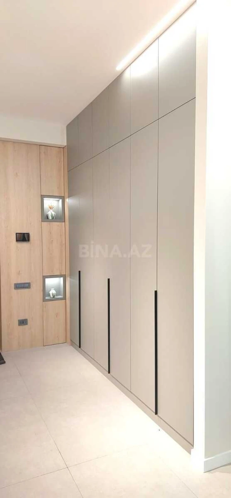 Satılır 3 otaqlı mənzil 130 m²